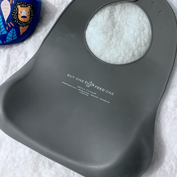 Bundle of 3 Silicone baby food crumb catcher bibs - Picture 6 of 12